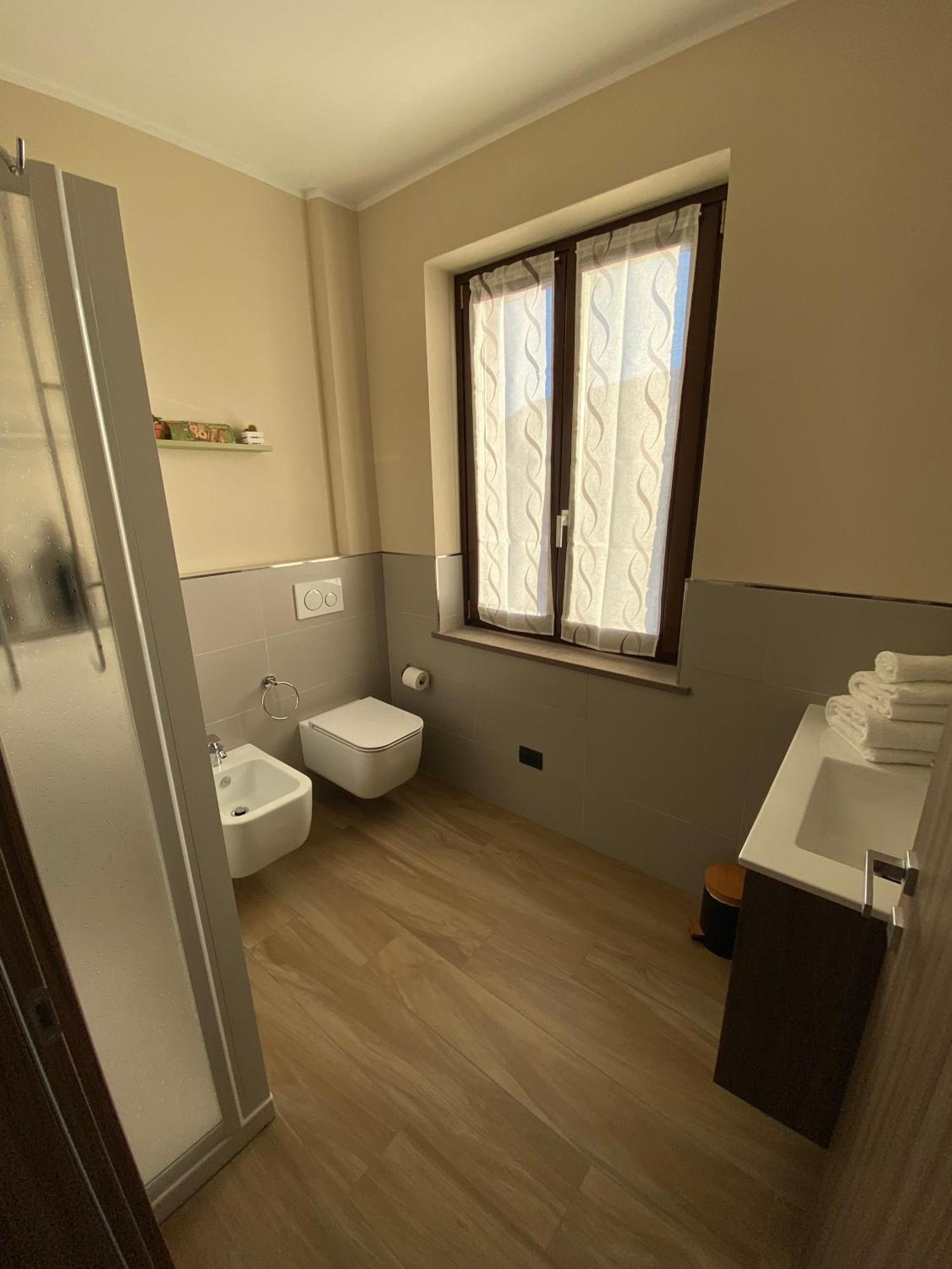 Casa Rubbo - Appartamento In Collina 'Monviso' Alba  Dış mekan fotoğraf