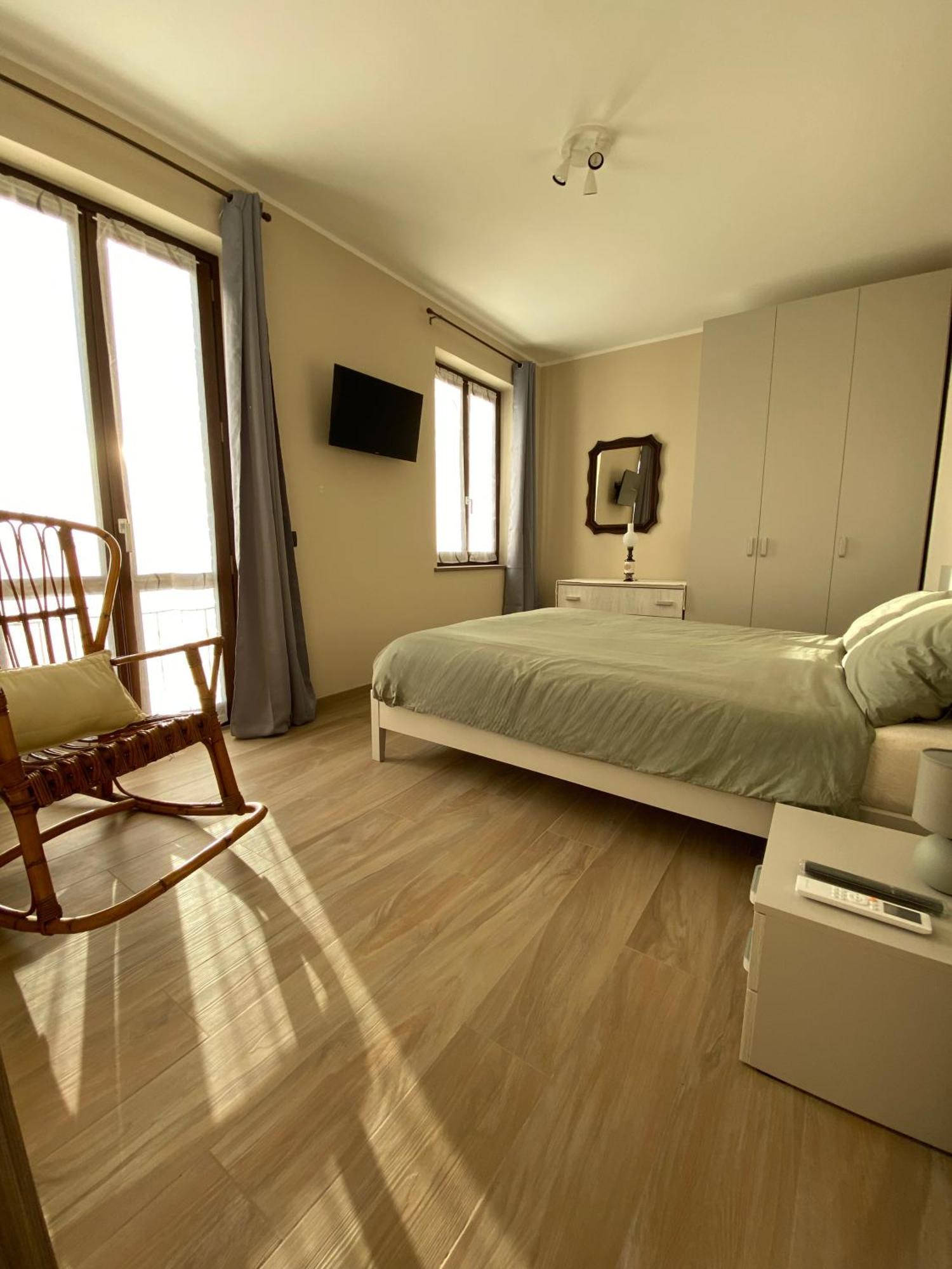 Casa Rubbo - Appartamento In Collina 'Monviso' Alba  Dış mekan fotoğraf