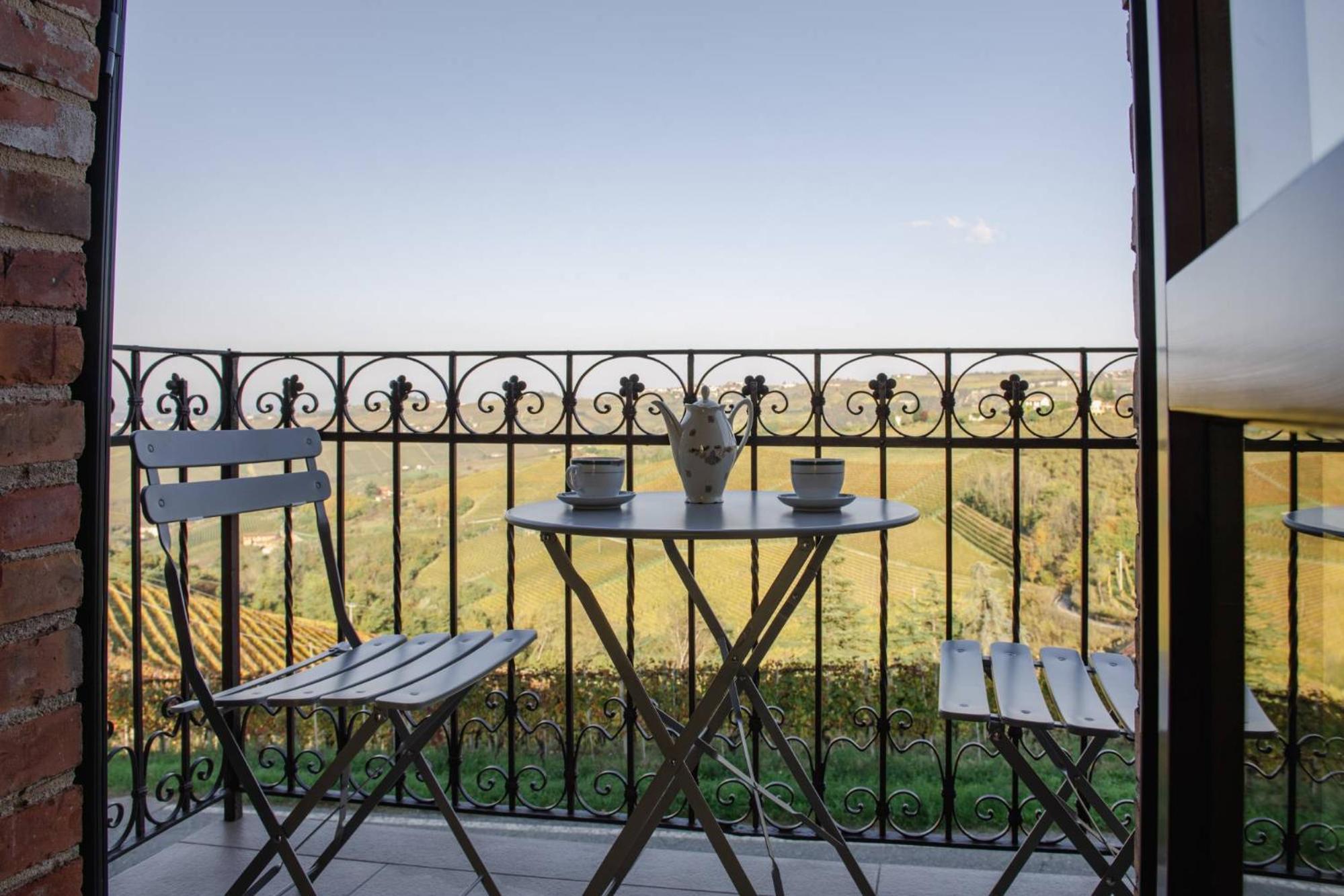 Casa Rubbo - Appartamento In Collina 'Monviso' Alba  Dış mekan fotoğraf