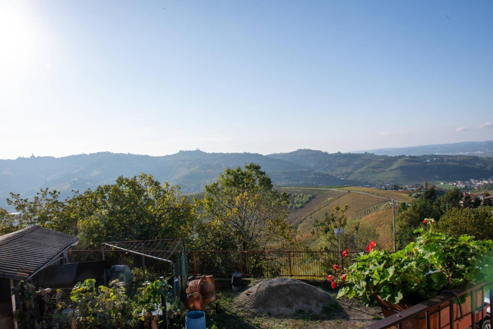 Casa Rubbo - Appartamento In Collina 'Monviso' Alba  Dış mekan fotoğraf